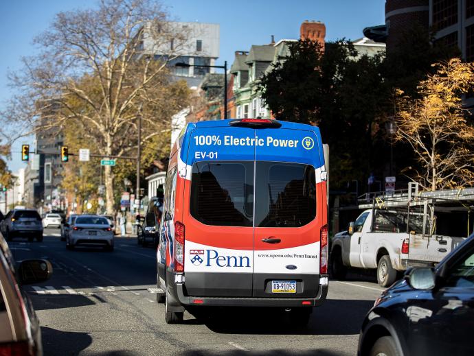 Electric Bus photographed by Eric Sucar